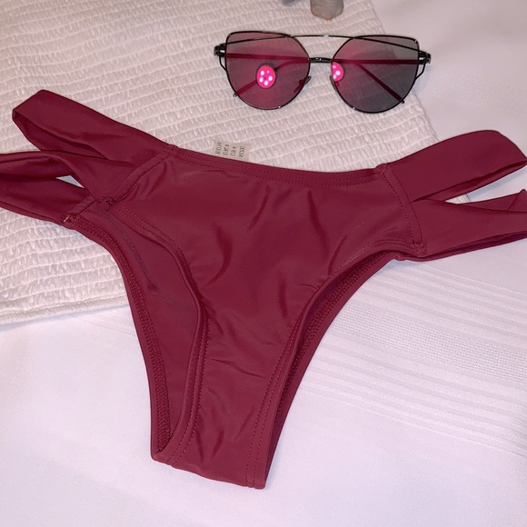 🎉 2/$15 ZAFUL | Open side bottoms Tanga - Picture 3 of 7